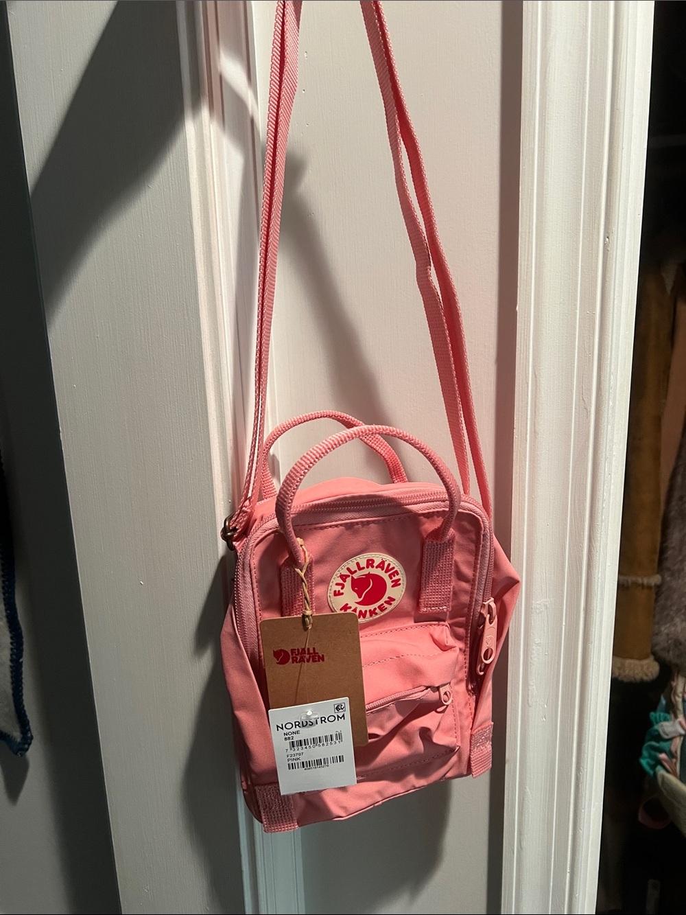 NWT Fjallraven Kanken Sling bag purse Pink - Picture 3 of 8